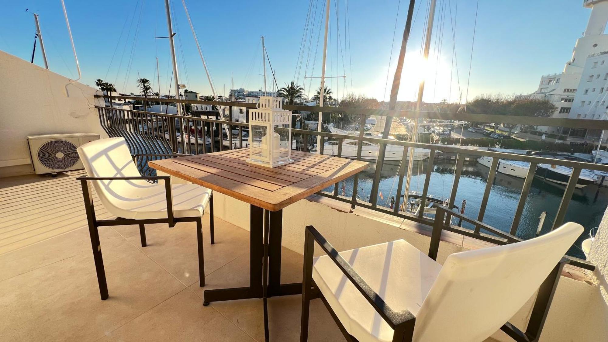 Estudio Frente Al Canal Con Terraza Empuriabrava Eksteriør billede