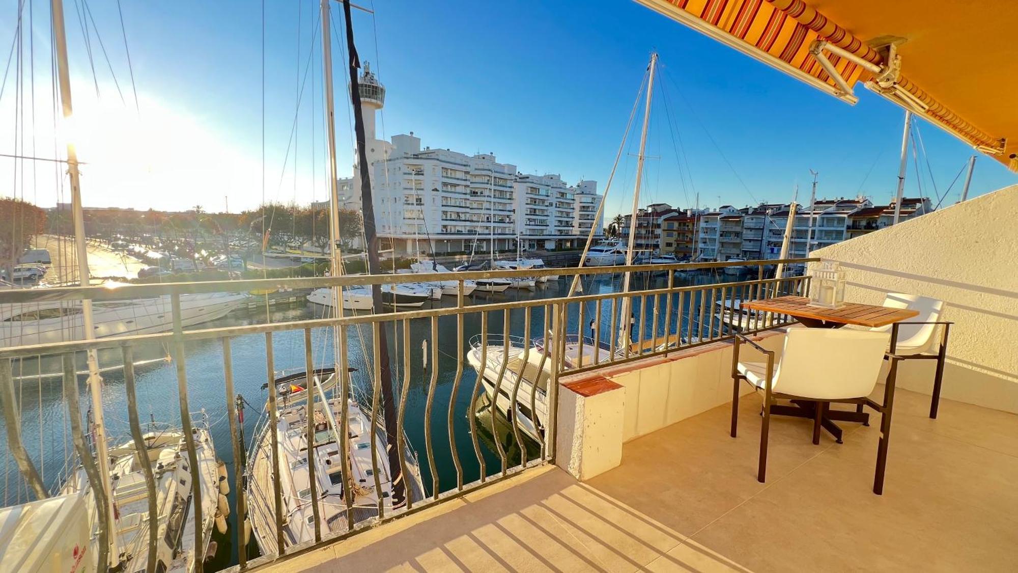 Estudio Frente Al Canal Con Terraza Empuriabrava Eksteriør billede