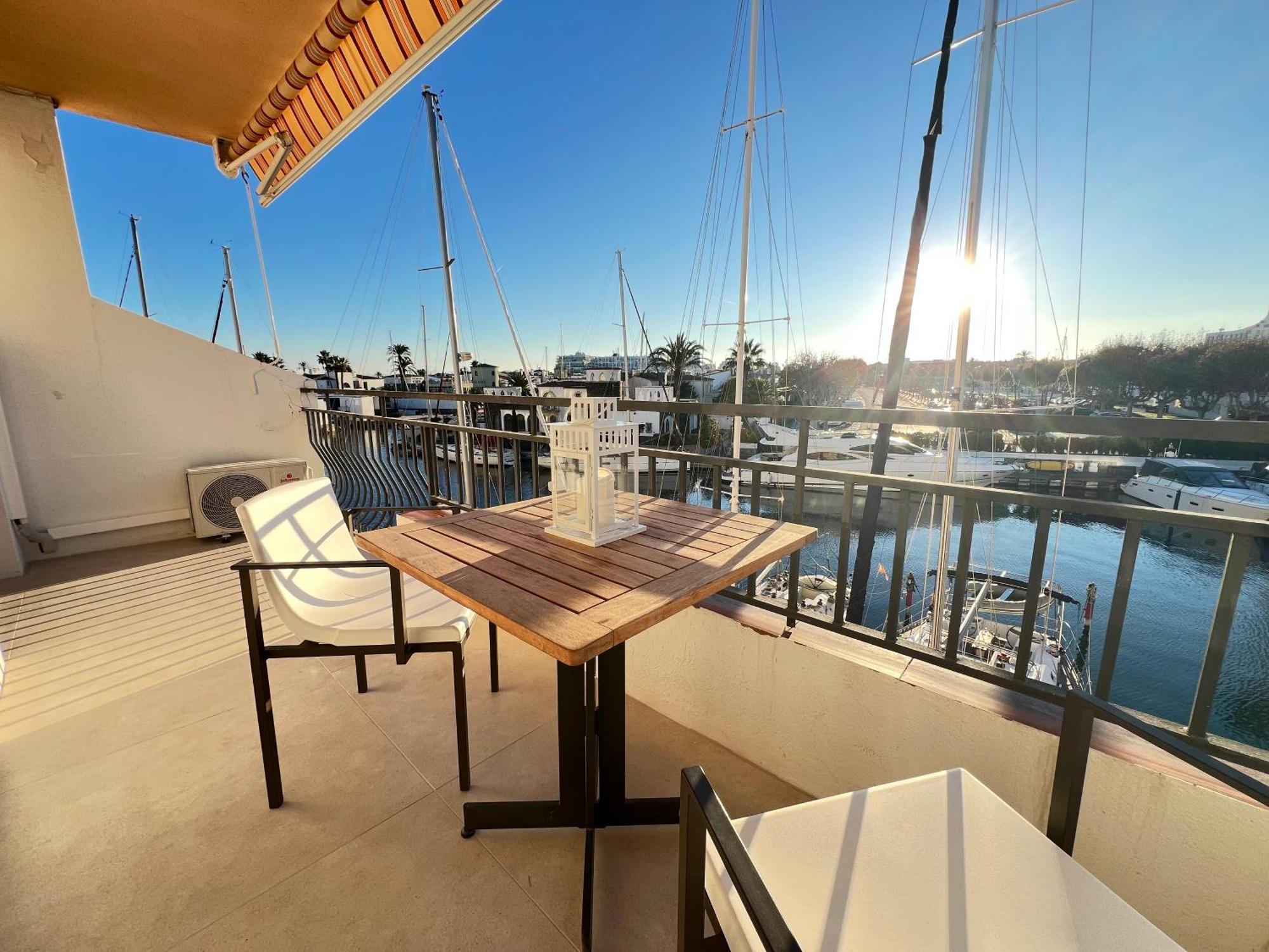 Estudio Frente Al Canal Con Terraza Empuriabrava Eksteriør billede