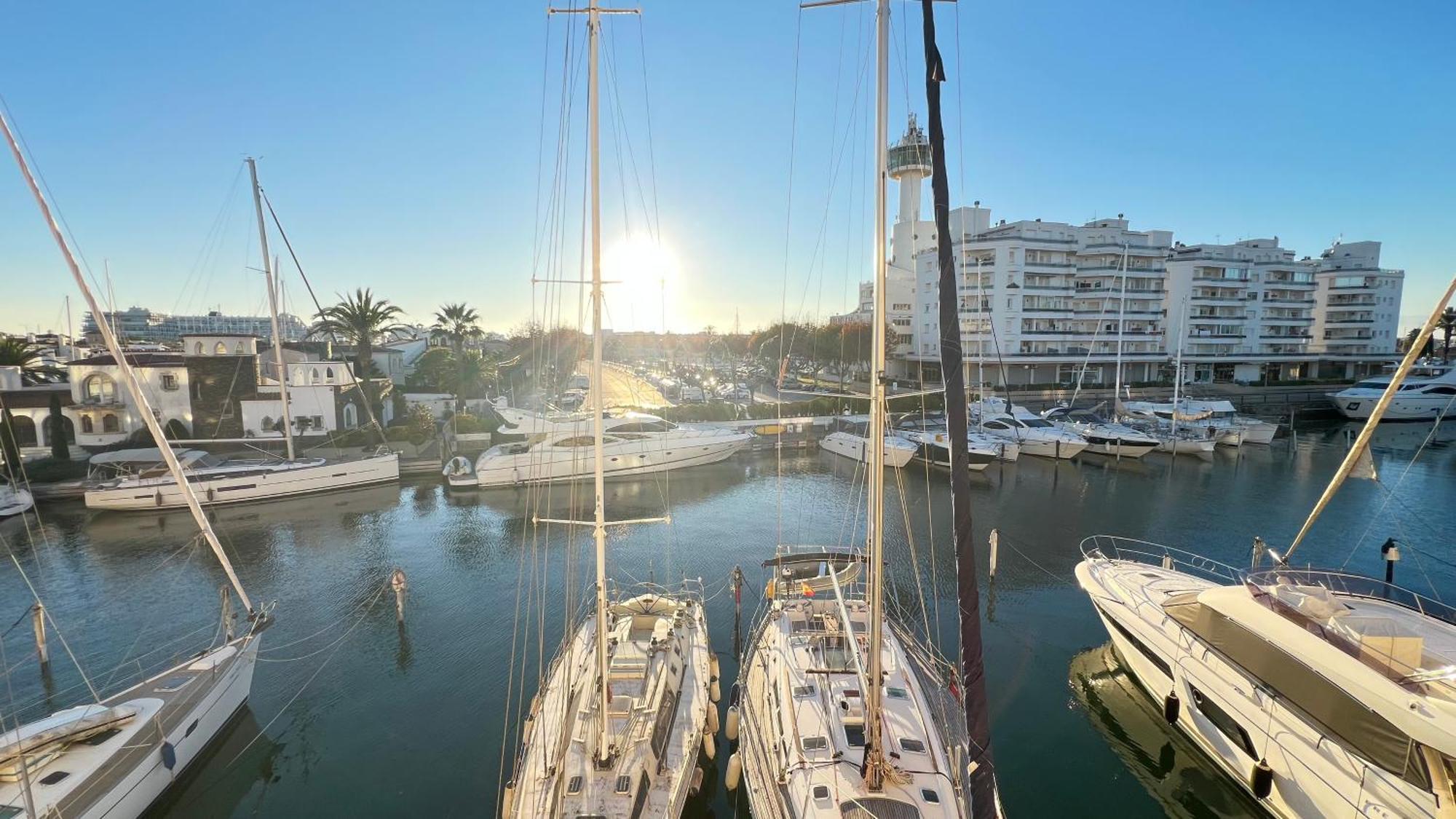 Estudio Frente Al Canal Con Terraza Empuriabrava Eksteriør billede